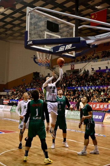 博鱼电竞平台-三战淬火铸铁军 热血未凉不言弃|外线|赣州队|篮板|江西省篮球联赛|宜春_新浪体育_新浪新闻